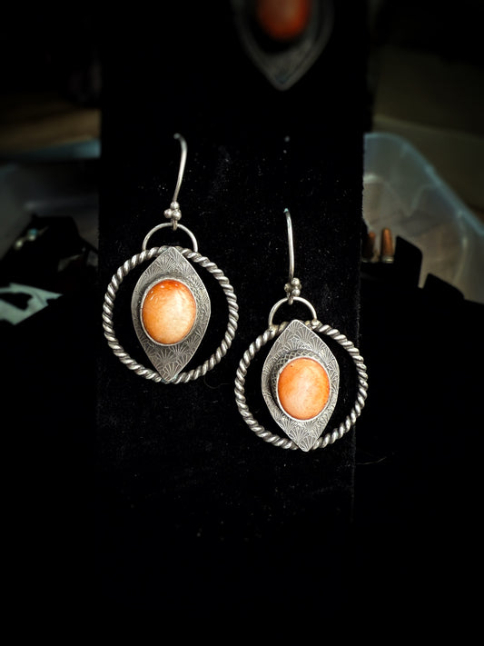 Oyster Shell Circle Earrings